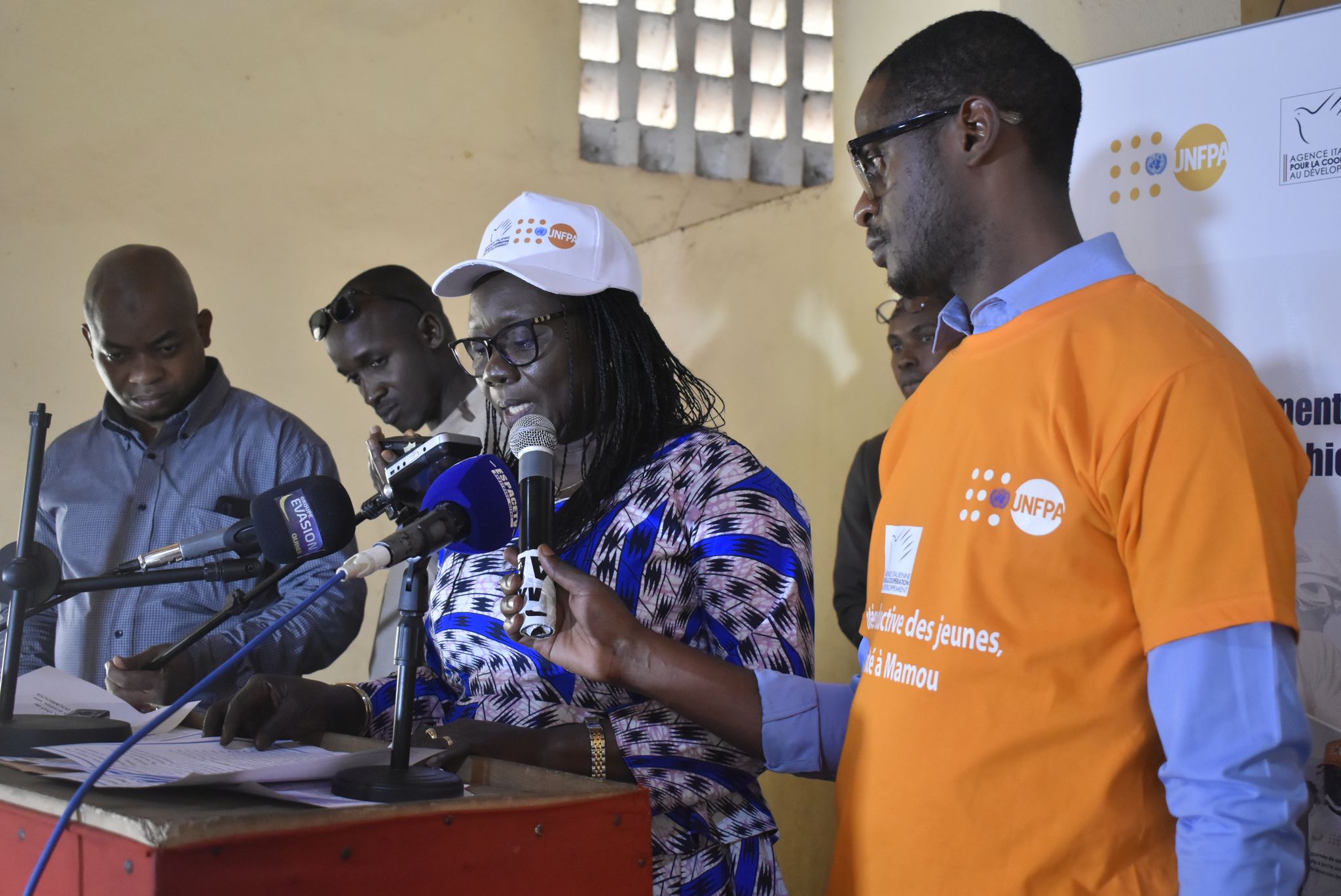 POLYCOPIÉ - Les autorités de la région de Mamou, en Guinée, ont lancé l'initiative « améliorer la santé des jeunes pour exploiter le dividende démographique ». Foto: UNFPA/Photo de presse/dpa