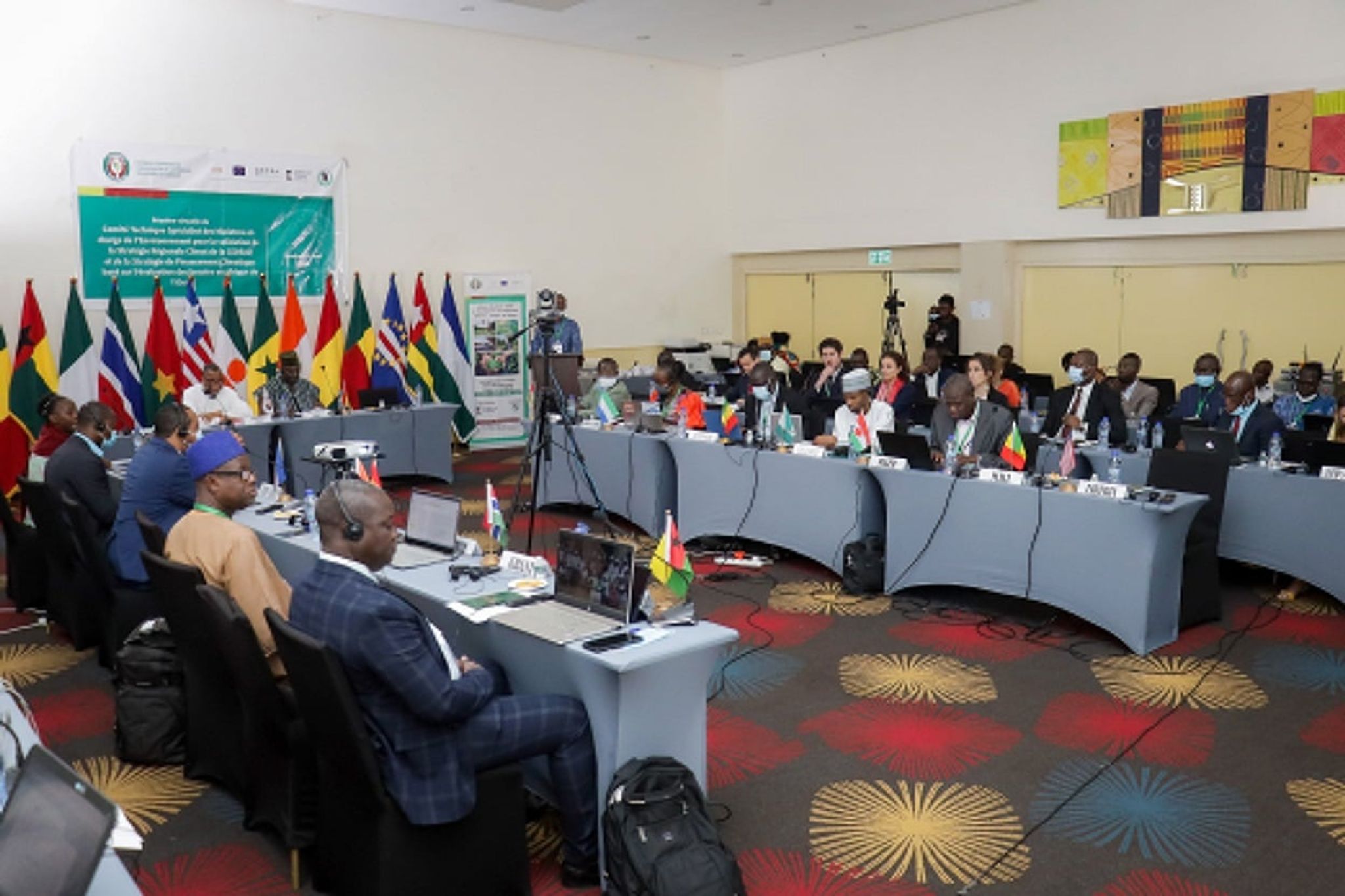 POLYCOPIÉ - Les 15 pays membres de la Communauté économique des États de l'Afrique de l'Ouest (CEDEAO) ont validé la « Stratégie régionale Climat de la CEDEAO » qui se veut un cadre d'action « solidaire et coordonnée » face au changement climatique. Foto: CEDEAO/Photo de presse/dpa
