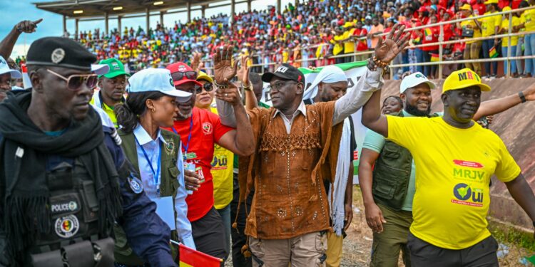 Apothéose à Kamsar : le mouvement Rouge Jaune Vert et Ahmed Kanté réussissent leur pari pour le référendum du 21 septembre