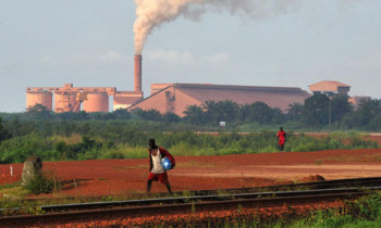 MDG : Guinea : bauxite factory of Guinea's CBG largest mining firm at Kamsar