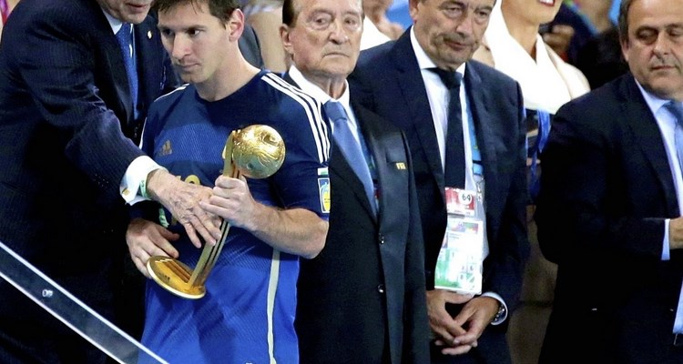 Messi, ballon d'or de la Coupe du monde 2014 : « c'était une erreur » -  Africa Vision 7 .com