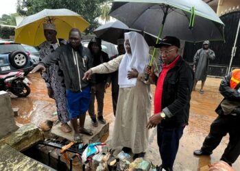 Conakry/Lambanyi : Le président de la Délégation Spéciale auprès des familles touchées par les inondations