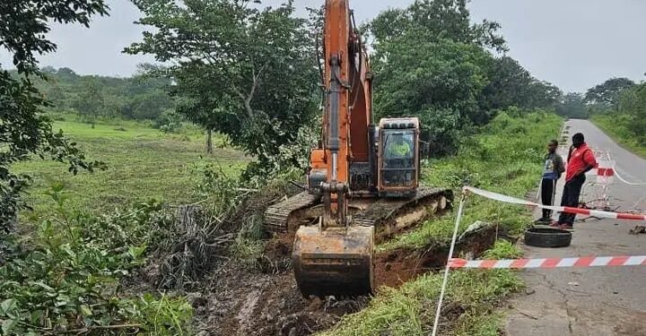 Guinée/Assainissement : Lancement des travaux de nettoyage sur l’axe Faranah-Kissidougou