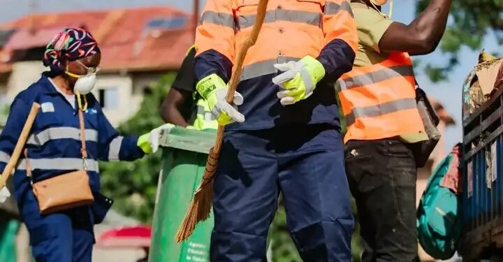 Environnement : Des artistes guinéens s&rsquo;engagent contre l&rsquo;insalubrité