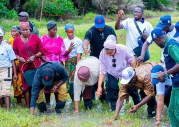 « En plantant un arbre aujourd’hui, nous semons l’espoir d’une planète plus saine pour demain », affirme la ministre de l’Environnement