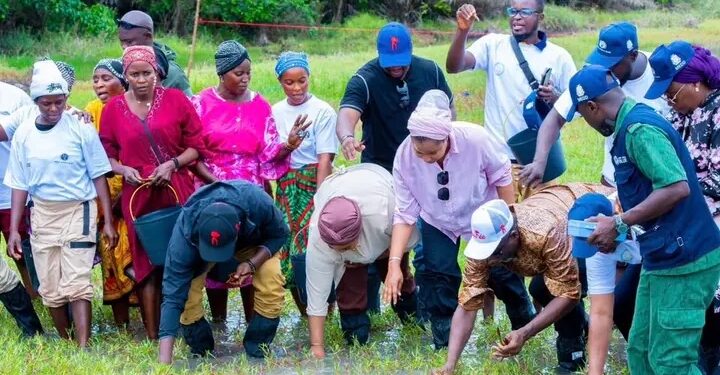 « En plantant un arbre aujourd’hui, nous semons l’espoir d’une planète plus saine pour demain », affirme la ministre de l’Environnement