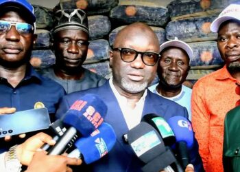 Solidarité face aux inondations à Conakry : La commune de Matoto et ses partenaires, dont GI Ciment, mobilisés pour venir en aide aux sinistrés