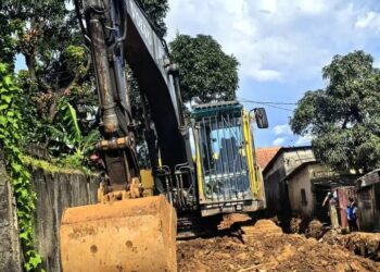 Eau potable en Guinée : Visite de terrain à Gbessia après des perturbations majeures