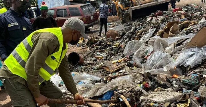 Conakry : Tombolia lance une vaste opération de nettoyage à Wanindara Rails