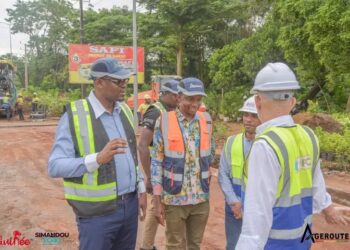 Conakry/Inspection des chantiers de Koloma : Le Directeur Général de l’AGEROUTE Guinée S.A. sur le terrain