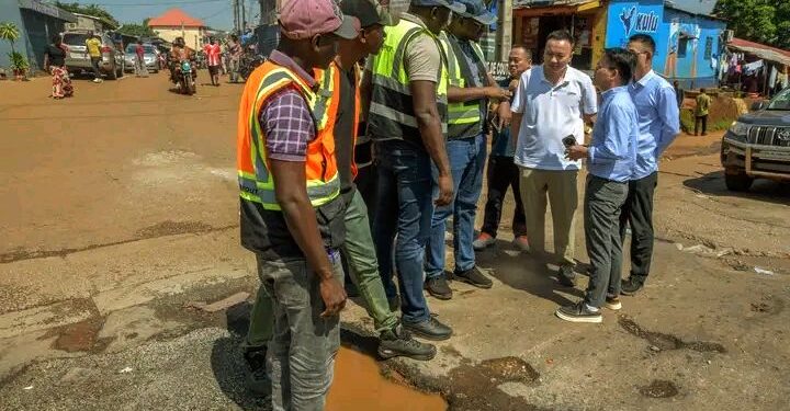 Entretien routier après les fortes pluies : AGEROUTE Guinée intensifie ses interventions