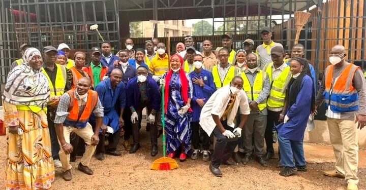 Guinée : Journée de propreté et de responsabilité au Laboratoire National de la Géologie