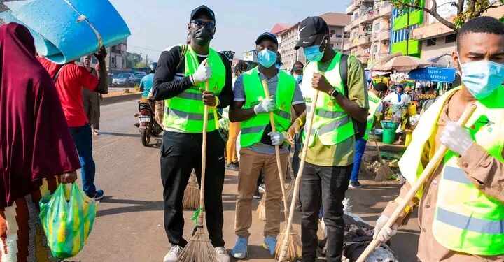 Protection de l’environnement : L&rsquo;ANASP participe à une journée d&rsquo;assainissement à Conakry