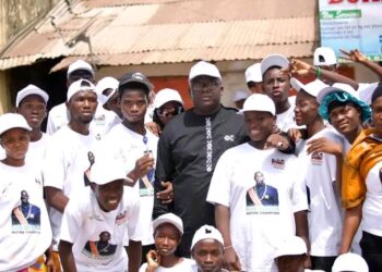 Dixinn : La jeunesse mobilisée pour accueillir le Président Mamadi Doumbouya