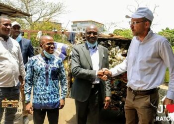 🇬🇳Assainissement : L’Ambassadeur de Belgique en visite à la Zone de Tri et de Transit de Kakimbo