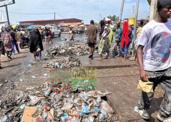 🇬🇳Assainissement à Conakry : Une mobilisation citoyenne au marché Kakimbo