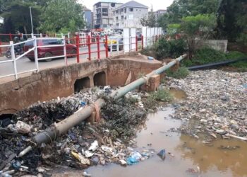 🇬🇳Conakry : Les travaux de curage entre Lambanyi et Kobayah se poursuivent pour prévenir les inondations