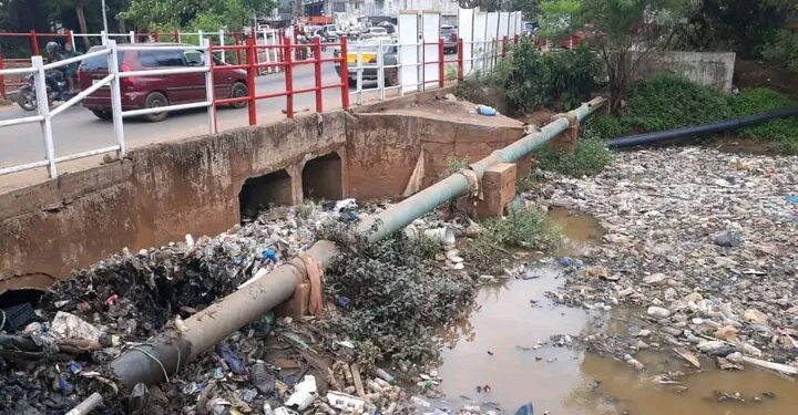 🇬🇳Conakry : Les travaux de curage entre Lambanyi et Kobayah se poursuivent pour prévenir les inondations