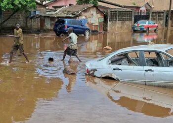 🇬🇳INONDATIONS À WANINDARA : Le maire de Lambanyi sur le terrain pour une intervention d’urgence