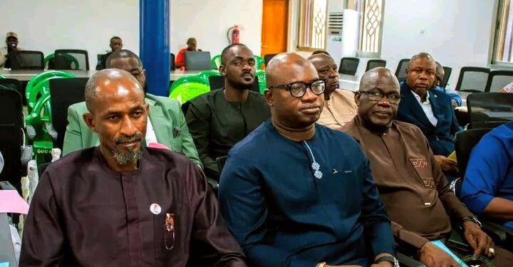 🇬🇳Conakry : Les maires mobilisés pour l’application du décret sur l’interdiction des plastiques à usage unique