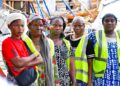 🇬🇳Assainissement à Matoto : Les autorités communales renforcent la mobilisation des femmes balayeuses
