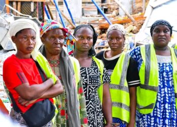 🇬🇳Assainissement à Matoto : Les autorités communales renforcent la mobilisation des femmes balayeuses