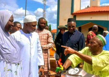 🇬🇳Kankan : L’honorable Aly Badara Condé en prière et en fraternité à Missiran Sitakourou