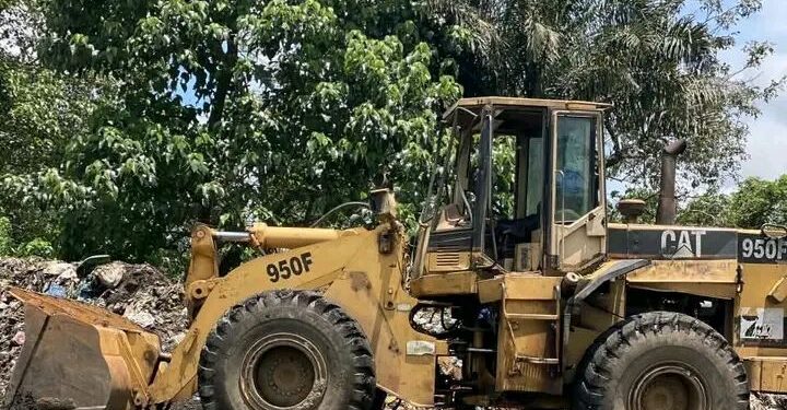 🇬🇳Kissidougou : Le 2ème vice-maire en visite au dépotoir de Songbon