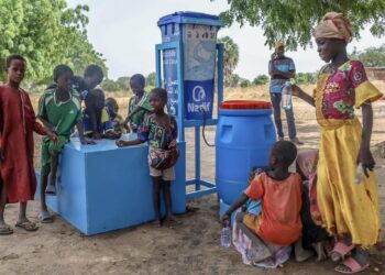 POLYCOPIÉ - Le système de filtration d'eau permet d'éliminer jusqu'à 99,99 pour cent des contaminants, selon son concepteur. Photo: O'nadif /Photo de presse/dpa