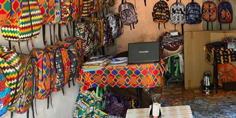 Guinée : Des déchets plastiques transformés en sacs