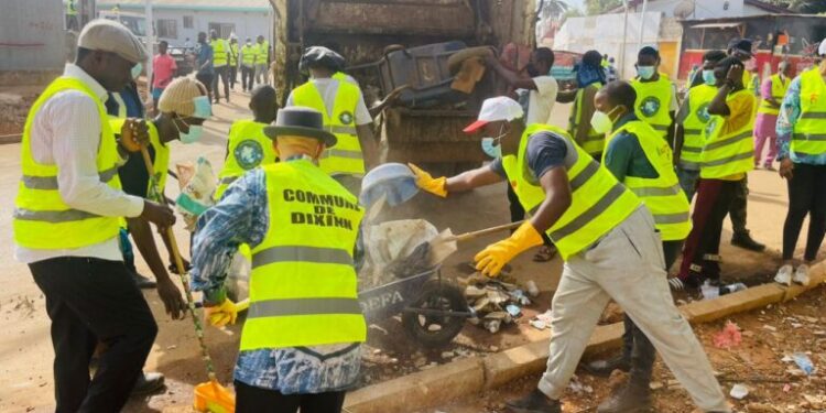 🇬🇳Conakry : Une mobilisation citoyenne pour assainir les abords de la résidence présidentielle