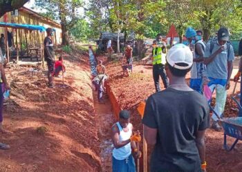 Guinée / Fria : Lancement d’une vaste opération de curage des caniveaux