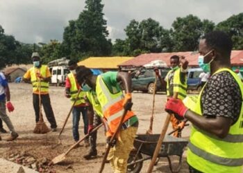 Conakry : La jeunesse de Ouassou se mobilise pour assainir leur localité