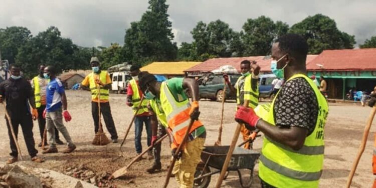 Conakry : La jeunesse de Ouassou se mobilise pour assainir leur localité