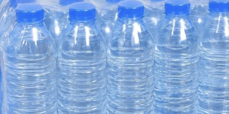🇬🇳Eau minérale en Guinée : De nouveaux prix plafonds à partir du 7 octobre