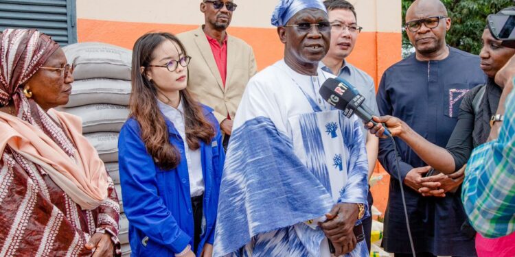 La société minière AGB2A-GIC et Sinohydro apportent un souffle de solidarité à Taouyah