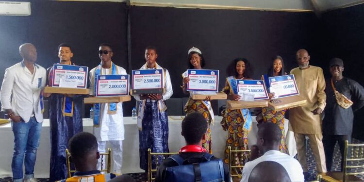 Cis’s Com célèbre l’excellence scolaire et culturelle à Conakry