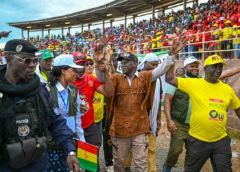 Apothéose à Kamsar : le mouvement Rouge Jaune Vert et Ahmed Kanté réussissent leur pari pour le référendum du 21 septembre
