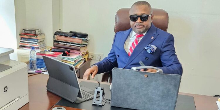 Cameroun : Dr David Makongo dénonce un « système verrouillé » et soutient la décision d’Issa Tchiroma de ne pas saisir la Cour constitutionnelle