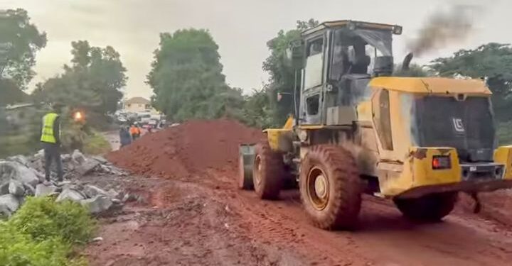 Guinée : Pose de la 1ère pierre des travaux de construction de la route Kankan-Kérouané-Beyla