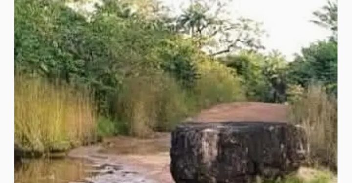 Guinée : Le mystère de la pierre indomptable de Kitali