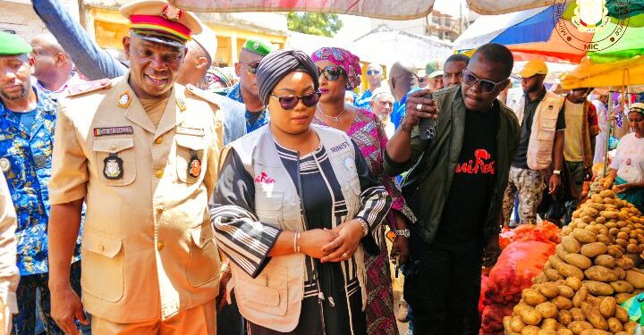 Mamou : La ministre Fatima Camara intensifie la campagne de contrôle des prix et de la qualité
