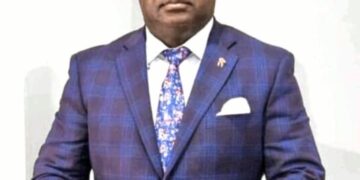 Distinction : Dr David Makongo rafle, « Lauréat du Prix panafricain humanitaire, philanthrope de la décennie ».