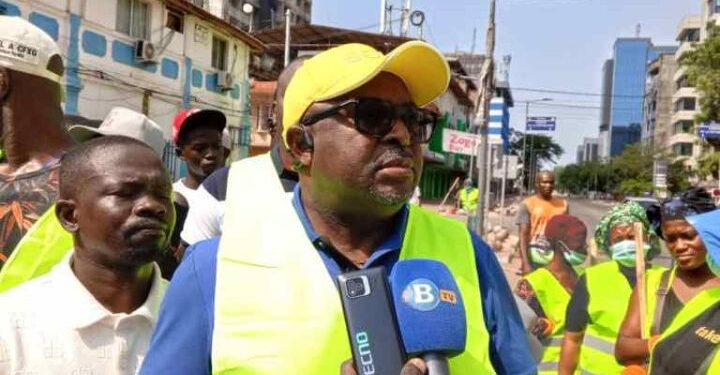 🇬🇳Contre l’insalubrité à Conakry : Après la lumière, c’est l’obscurité (Opinion)
