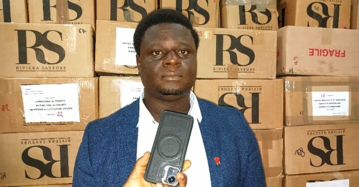 🇬🇳Guinée : Le COBIAC offre une centaine de cartons de livres au CELPAC