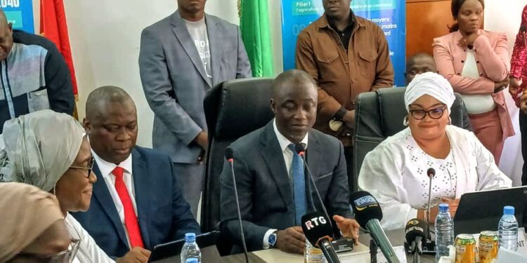 🇬🇳PÊCHE ET ÉCONOMIE MARITIME : Fatima Camara officiellement installée à la tête du département